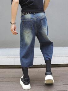 Manfinity EMRG Men's Distressed Frayed Edge Pocket Contrast Color Fashion Denim Shorts - Medium Wash - View 2