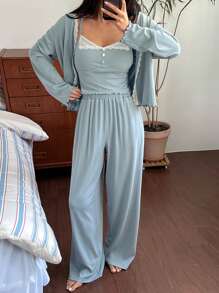 DAZY Conjunto de pijama de 3 piezas con bata, top camiseta y pantalones con encaje y contraste de colores dulces para mujer, ropa de otoño e invierno