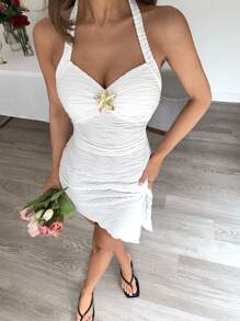 SHEIN Essnce 2025 Insel Urlaub Komplett Weiß Party Outfits | Flitterwochen Outfits Frau | Sommer Komplett Weiß Party Outfits für Frauen strukturiertes Neckholder Mini-Kleid mit Seestern Akzenten, Pool Party Komplett Weiß Party Outfit & Strandtochzeit Gast Kleid, asymmetrischer Saum Sommerkleid Lässig Chic Strandmode - Weiss - Übersicht 2