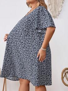 SHEIN CURVE+ Robe d'été avec volants à imprimé floral pour femmes de grande taille, pour vacances. Robes d'été pour femmes, tenues de plage pour femmes/robe de plage/tenues de vacances à la plage/accessoires de plage/remise des diplômes/robe de garden-party, robes d'été/campagne/tenues de vacances à la plage/tenues de plage/vêtements de plage
