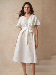 SHEIN Clasi 女式 V 领短袖系带蝴蝶结 A 字刺绣白色优雅日常休闲社交中长连衣裙，春夏 - 白色 - 查看 6