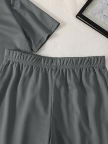 SHEIN 2pcs/Set Tween Boys Casual Loose Fit Simple Letter Graphic Short Sleeve Top And Shorts Set, Suitable For Commuting, School, Daily Casual, Sports, Spring/Summer