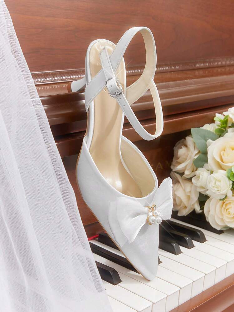 CUCCOO HITCHD Zapatos de satén blanco para fiesta y boda, con tacón de copa de vino, puntera con lazo de perlas y rhinestones, tacón alto con correa de tobillo, para ocasiones formales, bodas y cócteles