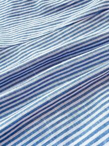 SHEIN 少女休闲可爱蓝白条纹抹胸上衣和短裤两件套，适合夏季、派对、旅行、通勤、度假等场合。 - 藍白色 - 查看 7