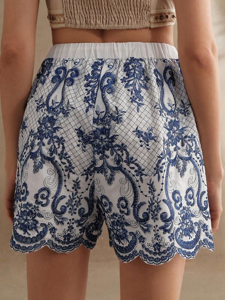 Fashionable Beach Vacation Style Embroidered Print Comfortable Versatile Women Shorts