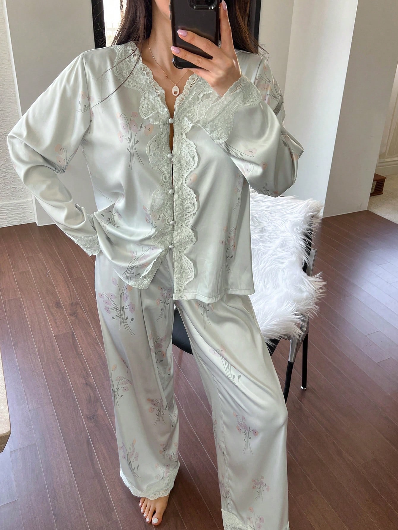 DAZY طقم بيجامة نسائي فضفاض مزين بطباعة الزهور وال...