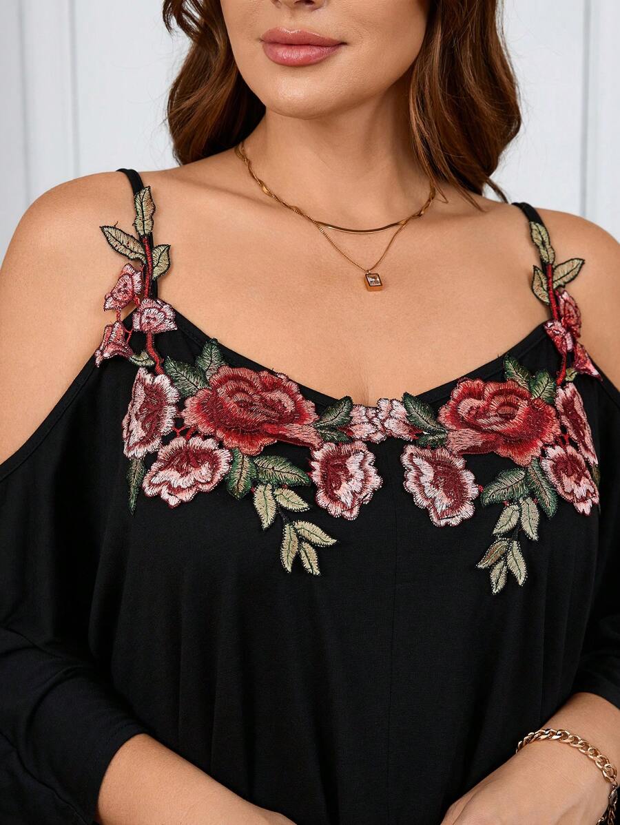 SHEIN Clasi 加大码花卉刺绣吊带夏季休闲度假T恤