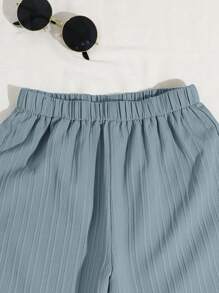 SHEIN Set de 2 piese pentru băieți, stil coreean, cu guler mandarin, mânecă scurtă, fermoar pe jumătate, pantaloni scurți cu imprimeu ondulat și etichete, pentru vacanță în stil preadolescentin