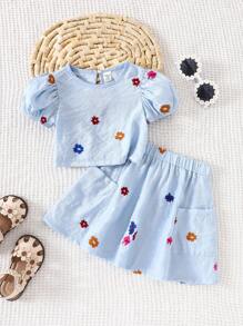 SHEIN Playful Pals 女婴可爱花卉刺绣圆领泡泡袖短款上衣和口袋花裙 2 件套，适合春夏外出、摄影、度假穿着，舒适可爱的设计 - 藍色 - 查看 1