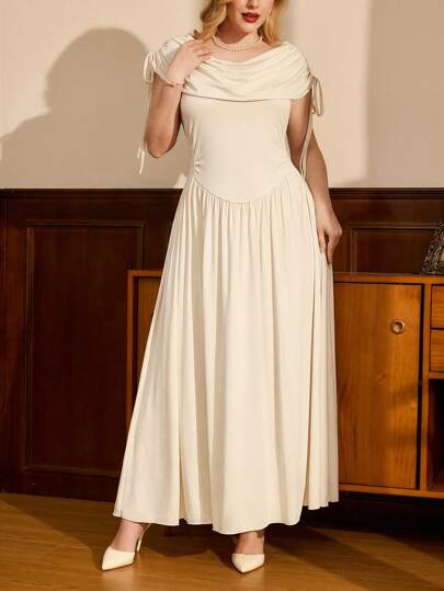 Vintamour Plusstorlek damklänning i enfärgad, draperad halsringning och volangmidja