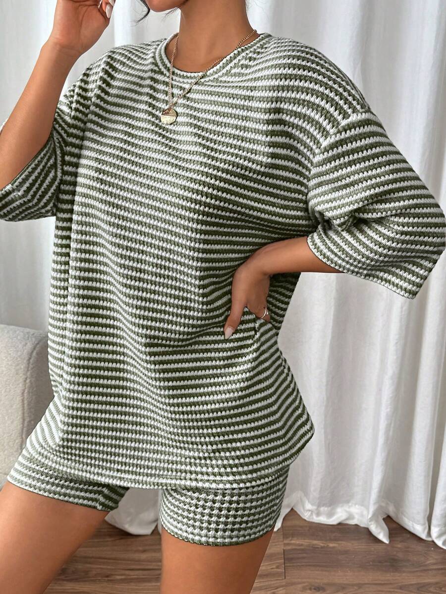 SHEIN Frenchy 2pcs Women Striped Two Tone Textured Crew Neck Top & Shorts Set Summer Green Casual Christmas - Green - View 1