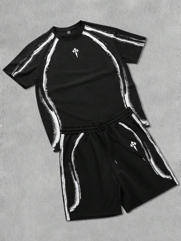 Manfinity LEGND Set da 2 pezzi Manfinity Streetrush da uomo con maglietta a girocollo a maniche corte e pantaloncini, pantaloncini in tinta unita con vita elastica e coulisse, maglietta a stampa a righe incrociate e motivo a contrasto sfumato, set di maglietta a maniche corte nere e pantaloncini, set di maglietta con grafica a righe semplice, set di maglietta e pantaloncini alla moda, abbigliamento casual da tutti i giorni adatto per tutte le stagioni, abbigliamento casual per pendolari, regalo ideale per il fidanzato.