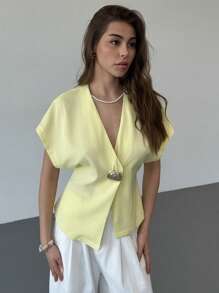 Aloruh New Spring/Summer Women Metal Buckle Decor Bat Wing Short Sleeve Waisted Asymmetrical Hem Blazer In Fall/Winter