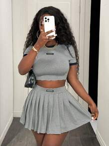 SHEIN Tall 2 件夏季休闲套装：字母印花 T 恤和褶皱迷你裙 - 灰色 - 查看 4