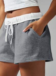 MISSGUIDED Cómodos pantalones cortos deportivos con cordón, pantalones cortos para correr, ropa activa para el gimnasio, ropa de estar en casa, ropa de entrenamiento con bolsillos laterales - Gris - Ver 3