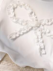 SHEIN Set de 2 piezas para niñas preadolescentes con camiseta de manga corta blanca con decoración de lazo y pantalones cortos de mezclilla azul lavada, nuevo lanzamiento de verano - Multicolor - Ver 4