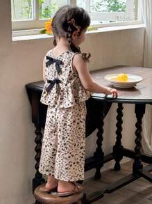 SHEIN LMoss Kids 2pcs/Set Baby Girl Ditsy Floral Sleeveless Top & Loose Casual Pants Set