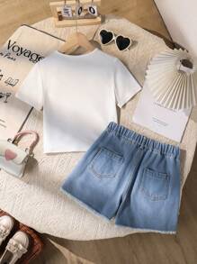 SHEIN Set de 2 piezas para niñas preadolescentes con camiseta de manga corta blanca con decoración de lazo y pantalones cortos de mezclilla azul lavada, nuevo lanzamiento de verano - Multicolor - Ver 2