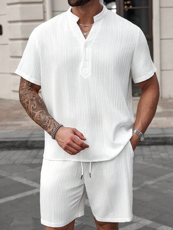Manfinity CasualCool Plus Size Men's Solid Color V-Neck Short Sleeve Shirt And Shorts Set, Summer