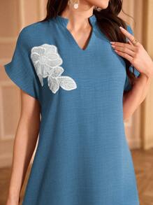 Al Najma 绣花领花肩袖立领优雅连衣裙