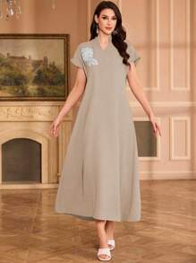 Al Najma 刺绣领花插肩袖立领优雅连衣裙 - 杏色 - 查看 5