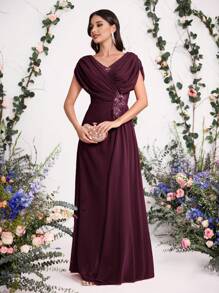 Coutiva Suknia dla matki panny młodej z haftem kwiatowym 3D i kryształkami zdobiona kokardą