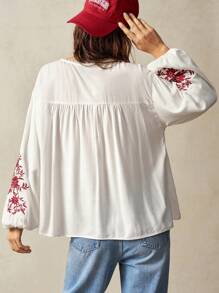 Bohemela Blusa casual de vacaciones con mangas acampanadas y bordado floral, estilo retro para mujer de talla grande - Blanco - Ver 7