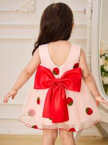 Glamorique Kids 女嬰粉紅與紅色草莓刺繡公主洋裝，可愛V領夏季網紗緞面對比腰帶後蝴蝶結生日派對禮服 - 彩色 - 查看 4