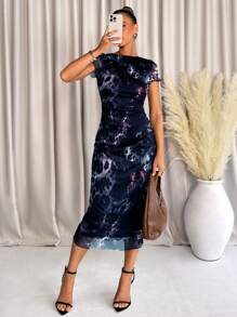 SHEIN Clasi 加大码夏季时尚豹纹迷你连衣裙 - 藏蓝色 - 查看 1