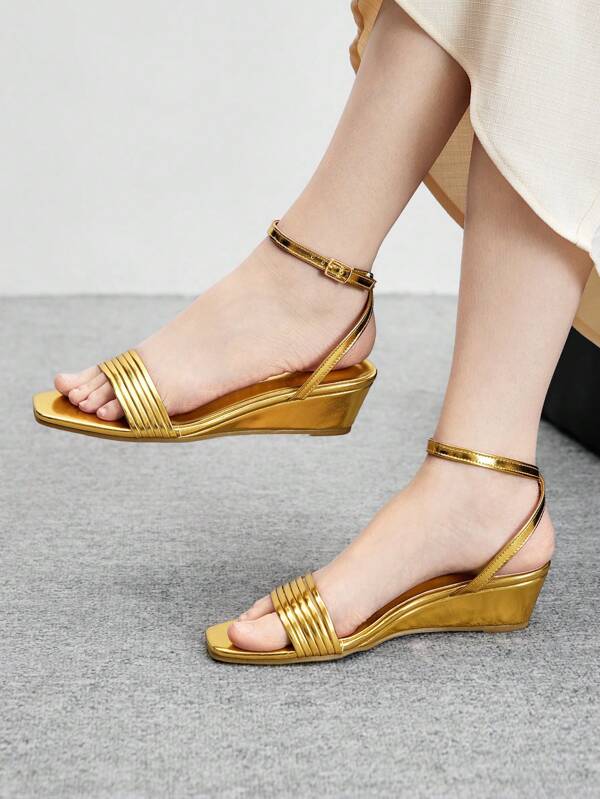 CUCCOO BIZCHIC Fashionable Gold Platform Sandals, Multi-Strap Design Uppers, Party Sandals, Comfortable And Not Tiring To Wear For A Long Time