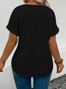 SHEIN 女式休闲V领短袖仿牛仔心形印花加大码T恤 - 黑色 - 查看 2