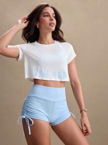 SHEIN Sovereign Charm 休闲百搭褶皱胸运动文胸、短袖上衣和短裤三件套运动服套装女士健身套装 - 彩色 - 查看 6