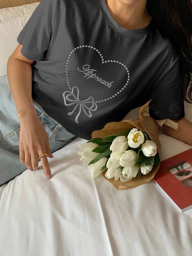 Women's Round Neck Embroidered Bow Short Sleeve T-Shirt,Graphic Tees