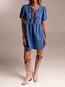 SHEIN Forever 21 夏季女士浪漫/舞会/正式/生日/90 年代服装/商务休闲女士/优雅/西部装/外出/时尚/休闲/Y2K 服装/俱乐部/办公室/鸡尾酒会/复古/紧身/狂欢服装节日/有趣/优雅/老钱/街头服饰/度假服装/乡村音乐会服装/工作服/端庄/春假/单身女郎服装/音乐会/坏人/基本款/毕业/ A 字/女牛仔服装/蓝色水洗/短袖/蝴蝶结/牛仔迷你连衣裙 - 藍色 - 查看 6