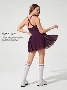 GLOWMODE FeatherFit™-Air Winning Streak 速干 Peekaboo 交叉肩带 Peekaboo 内置罩杯 芭蕾风格褶皱网眼连衣裙，防滑手柄 低冲击网球 高尔夫 匹克球 日常穿着 - 櫻桃可樂 - 查看 3