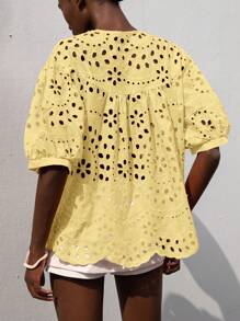 Aveloria Modichic Swobodna, elegancka, luźna, świąteczna koszula z okrągłym dekoltem i bufiastymi rękawami, z krótkim rękawem, z jednym otworem na ramię, z bogatymi zdobieniami haftowanymi, z wydrążonym materiałem - Żółty - Zobacz 2