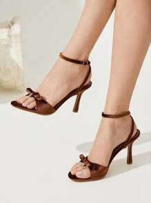 CUCCOO CHICEST 女士甜美浪漫优雅尖头高跟凉鞋，蝴蝶结装饰，水钻心形装饰，棕色天鹅绒材质，适合约会、时尚派对、正式场合、夏季