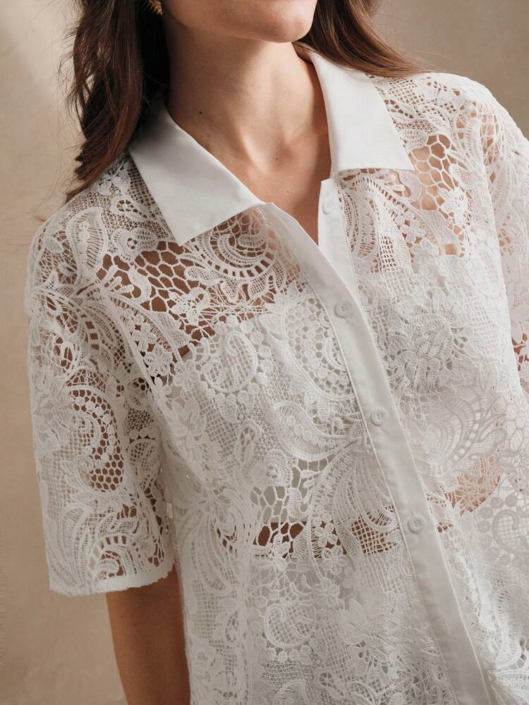 Camicia elegante e casual da donna per l'estate, a maniche corte, con davanti aperto e semi-trasparente, adatta per le vacanze