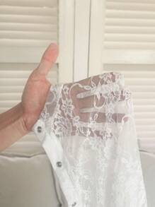 K-Vae Damen Sommer Lässig Urlaubs Bluse in Weiß, abgestuftes transparent-maschiges Rundhals-Oberteil mit offenem Kragen und Langarm - Weiss - Übersicht 8