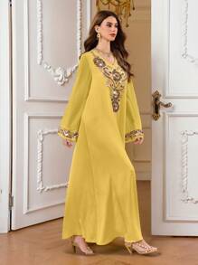 Al Najma V-ringad klänning med diamantpärlor, utsvängd ärm och diamantpärlor - Gul - Visa 5