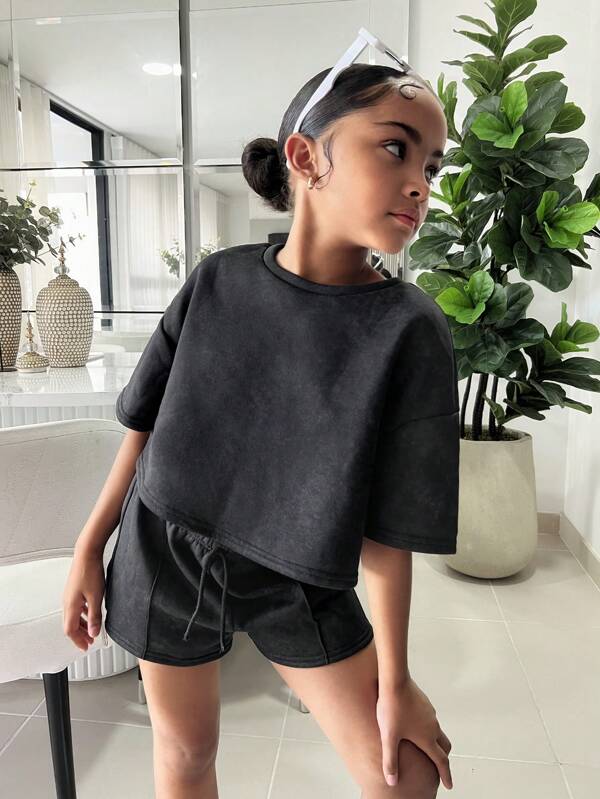 SHEIN 2pcs/Set Tween Girls Loose Crop T-Shirt + Skinny Shorts, Casual Daily Matching Outfit Set