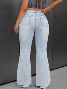 SHEIN ICON 大码女式 Y2K 时尚休闲束带喇叭牛仔裤 - 淺色水洗藍 - 查看 2