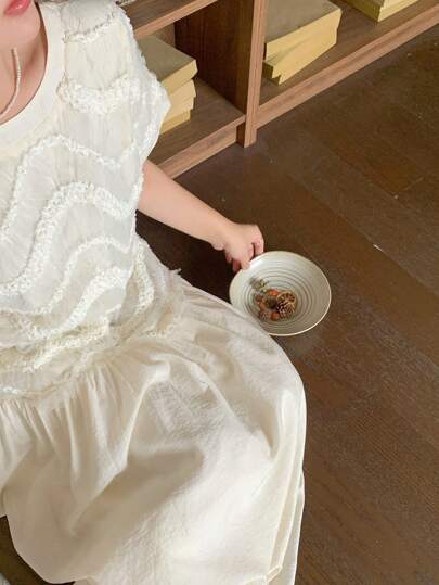 Dazy Plus 圆领撞色蕾丝雪纺修身长款休闲夏季短袖连衣裙，适合年轻女性