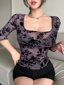 DAZY Camiseta interior ajustada y transparente con cuello cuadrado y estampado floral menudo para mujer, ropa de otoño, ropa de vuelta al colegio