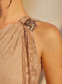 COSMINA Damen Kleid mit Metallblumen Dekor und extra langem Schulterteil - Gelb - Übersicht 2