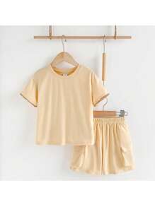 Loomiva Set de 2 piezas para niños pequeños con camiseta de cuello redondo holgada de manga corta y pantalón corto con cordón en la cintura, de uso casual - Amarillo - Ver 1