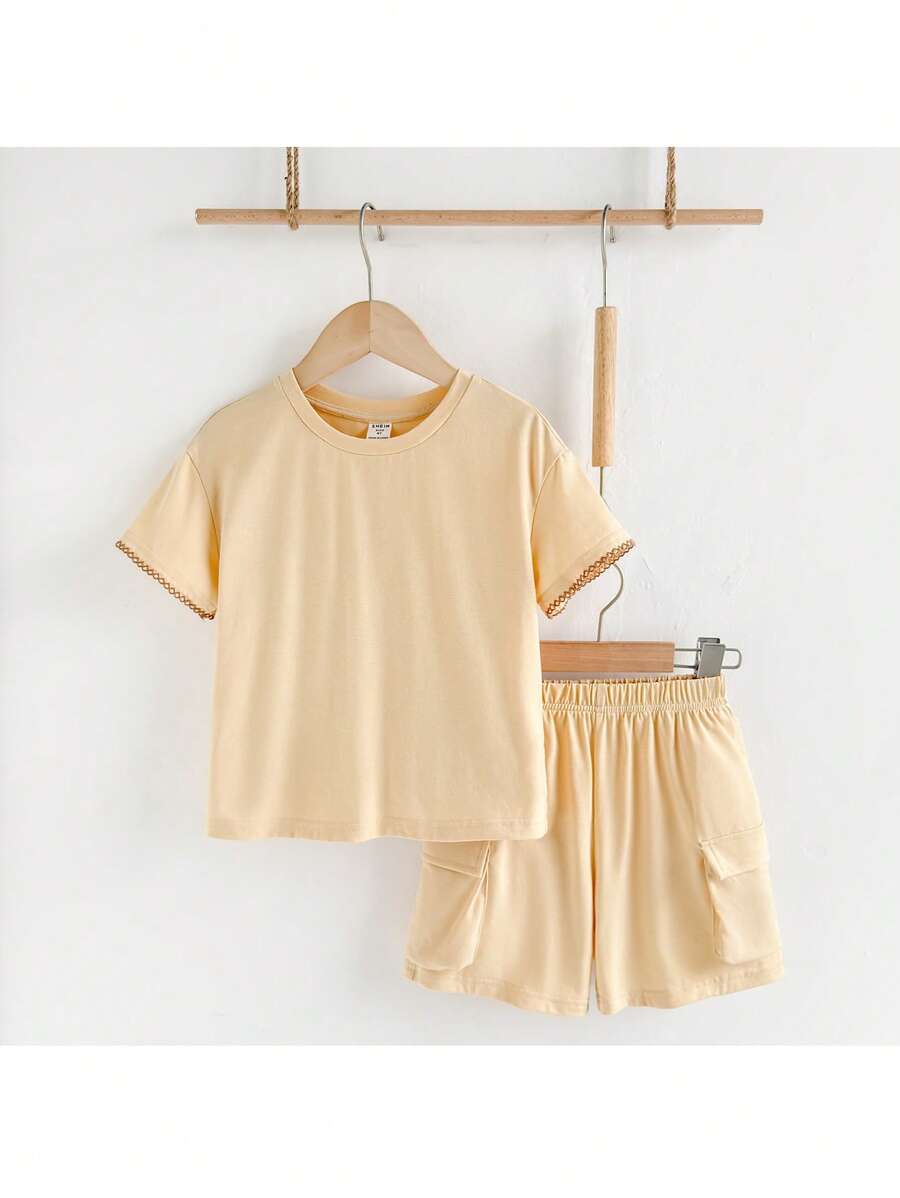 Loomiva Set de 2 piezas para niños pequeños con camiseta de cuello redondo holgada de manga corta y pantalón corto con cordón en la cintura, de uso casual - Amarillo - Ver 1
