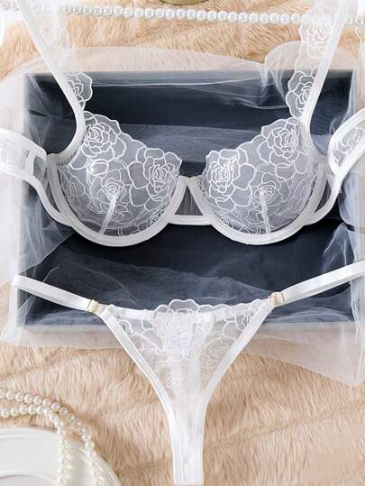 Bloemen Geborduurde Underwire BH Slipje Lingerie Set view 3