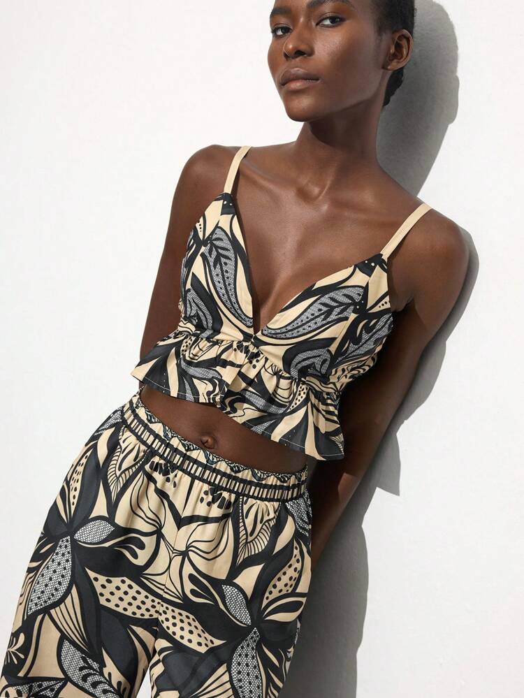 SHEIN Maija Women's Summer V-Neck Adjustable Spaghetti Strap Floral Print Ruffle Hem Loose Casual Cropped Cami Top, Apricot & Black, Beach Holiday Style Hawaii Women Beach Western Going Out Top