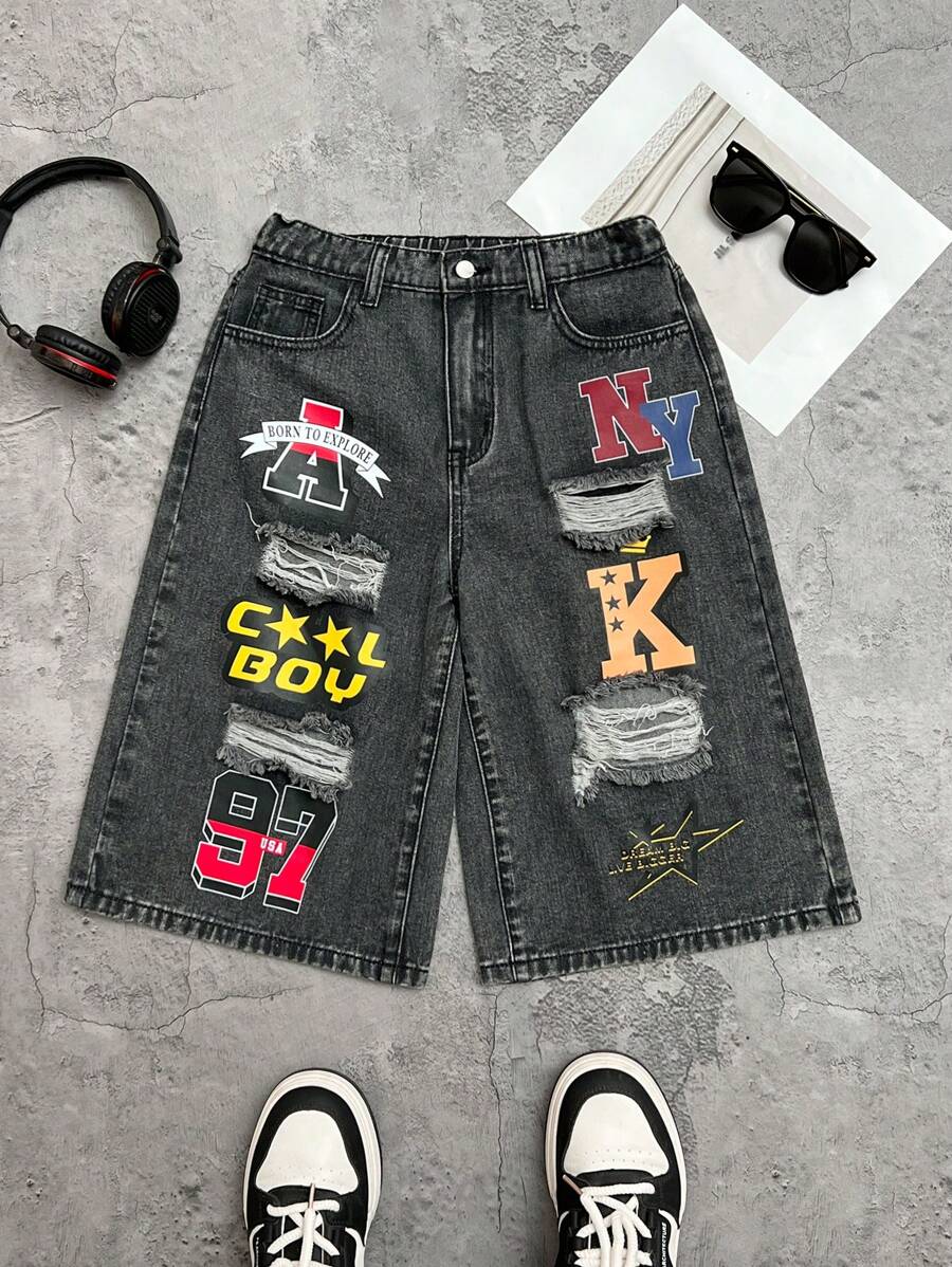 SHEIN 青少年男童时尚休闲Y2K复古黑色字母印花图案宽松三英寸牛仔裤，适合儿童日常穿着，柔软舒适，也适合春夏派对、音乐节和海滩穿着。 - 黑色 - 查看 1